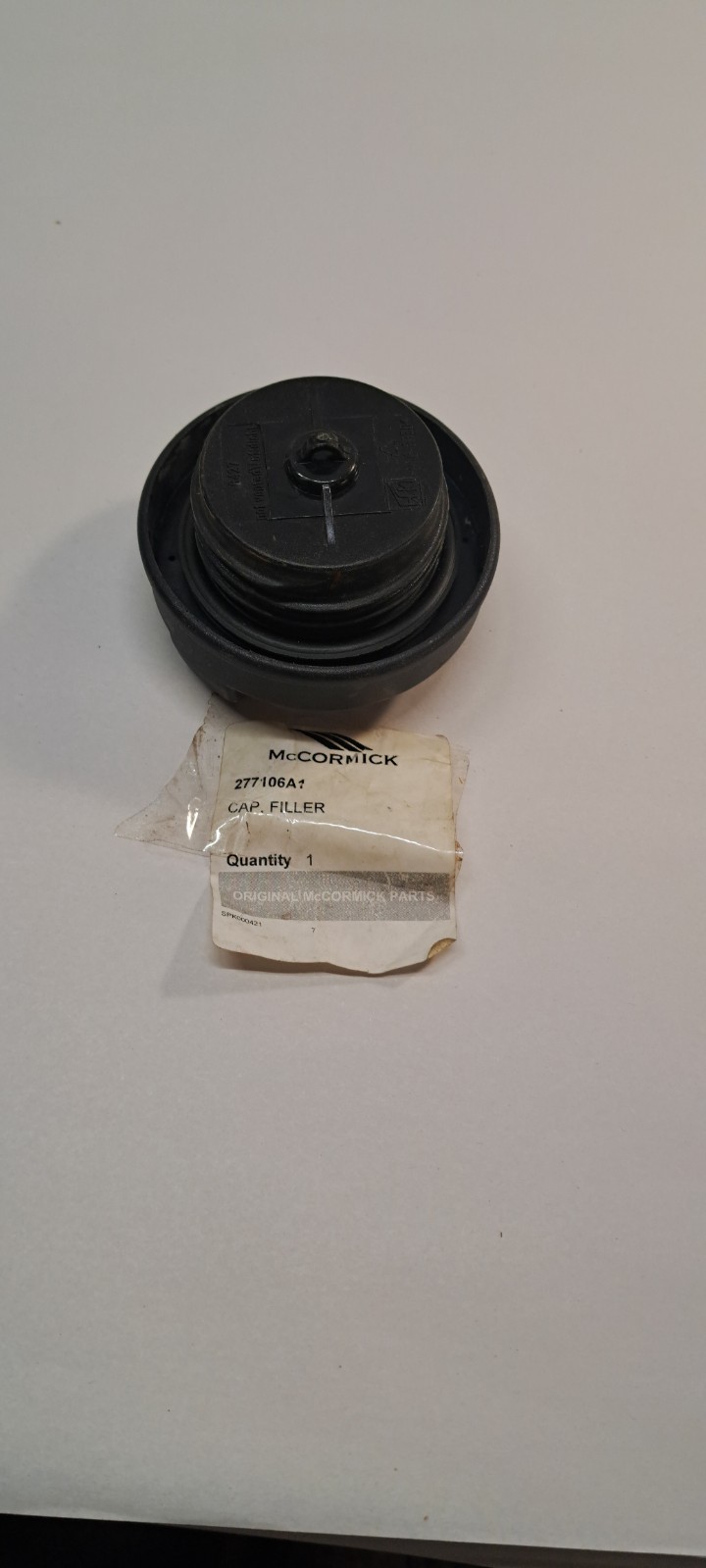 Fuel Filler Cap Fits McCormick Replaces 277106A1