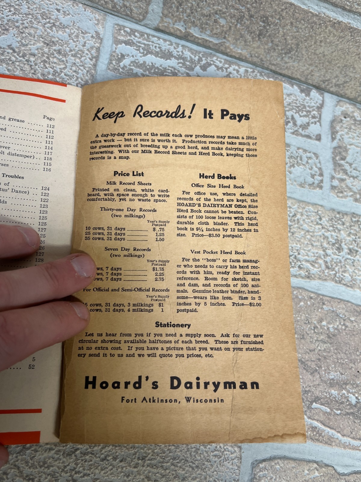 Vintage 1938 First Aid in Treating Common Ailments Animals by Hoard&rsquo;s Dairyman
