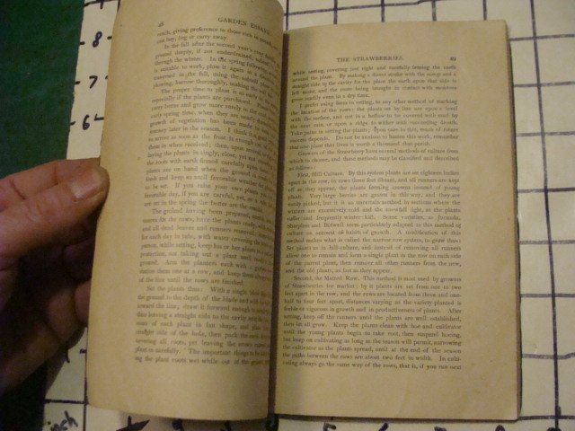 PRACTICAL GARDEN POINTS by practical people w illustrations, 108pgs Undated OLD