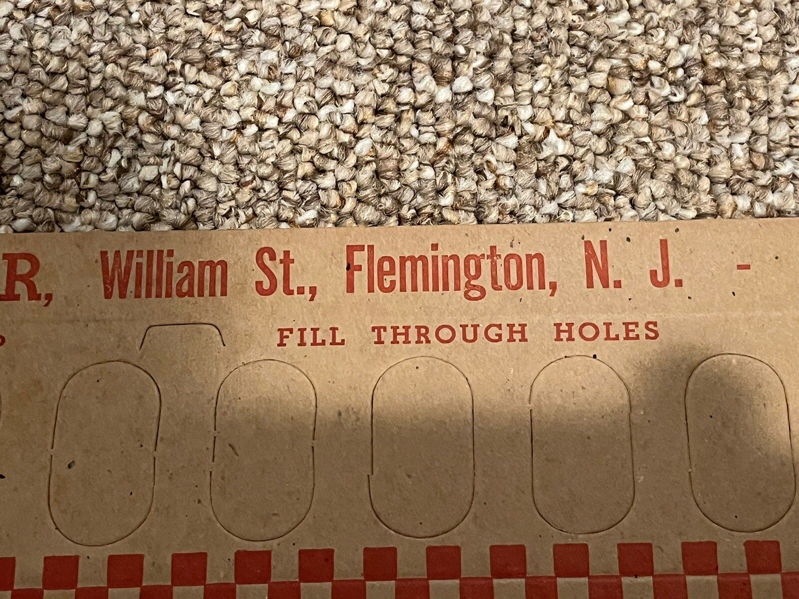 VINTAGE 1940s CHICKEN CHICKS CARDBOARD FEEDER SIGN Amos Thatcher Flemington, NJ
