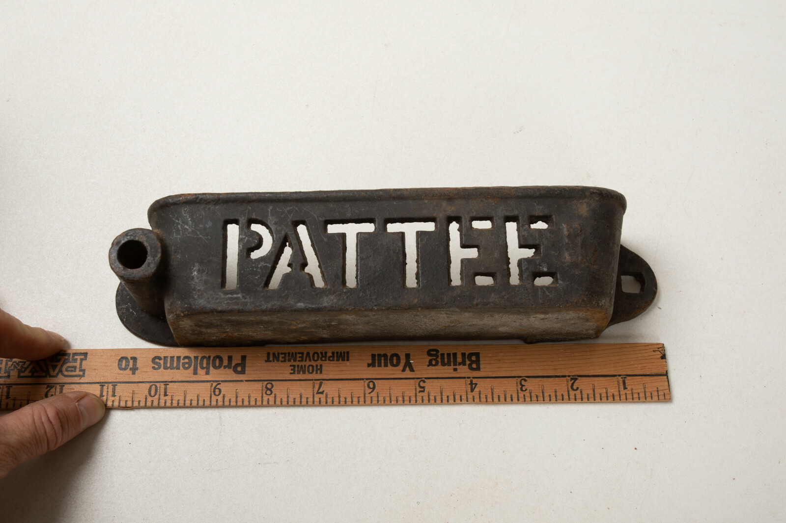 Pattee Tractor Cast Iron Shelf (R5L) Tool Glove Holder Drink Beer Can