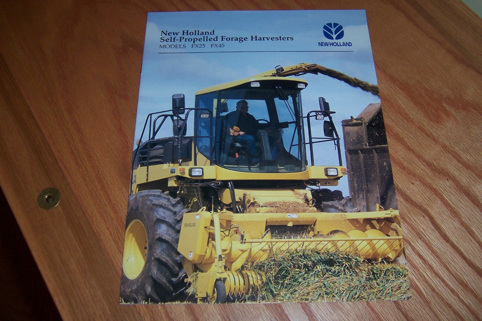 NEW HOLLAND FORAGE HARVESTERS MODEL FX25, FX45, LIT # 31002520 1996