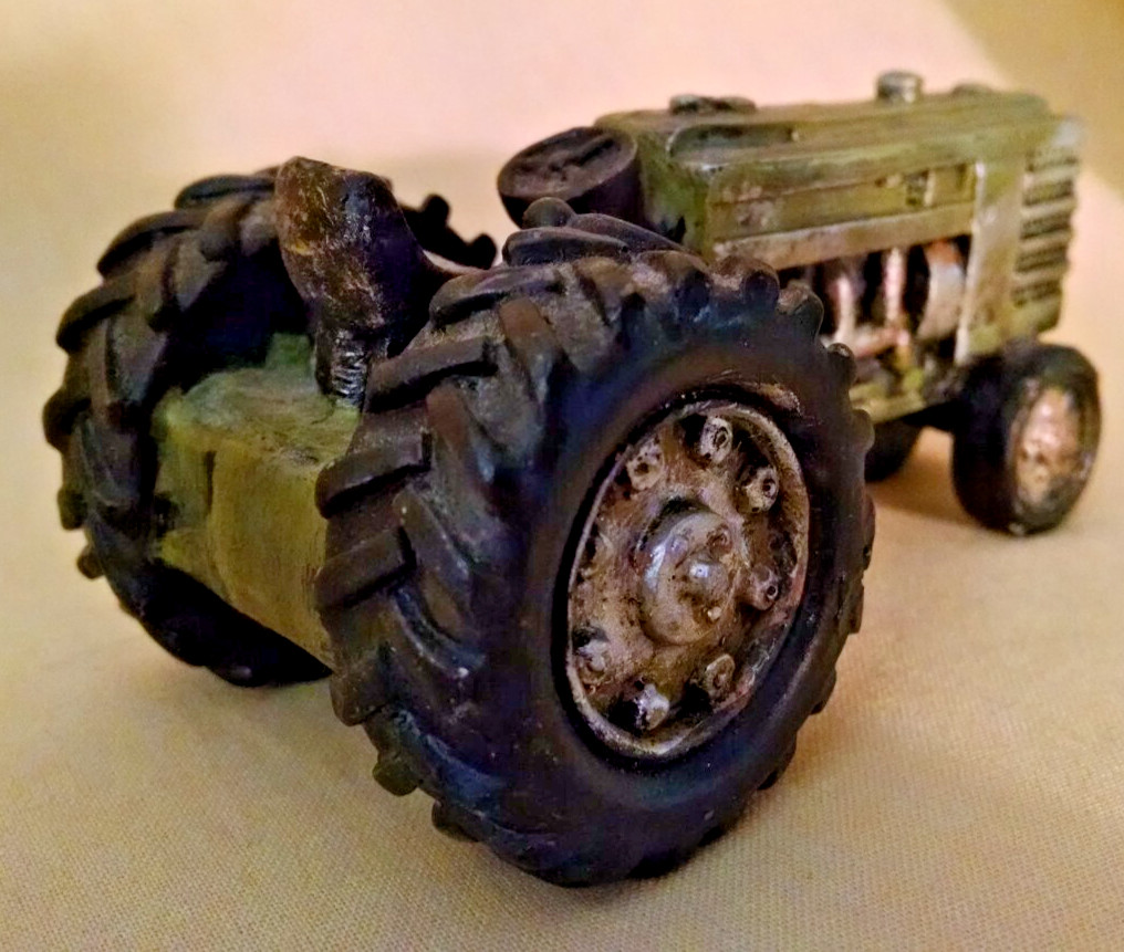 TRACTOR LOT RESIN FIGURE FIGURINE HAY WAGON GREEN SILVER MAYRICH CO CHINA.