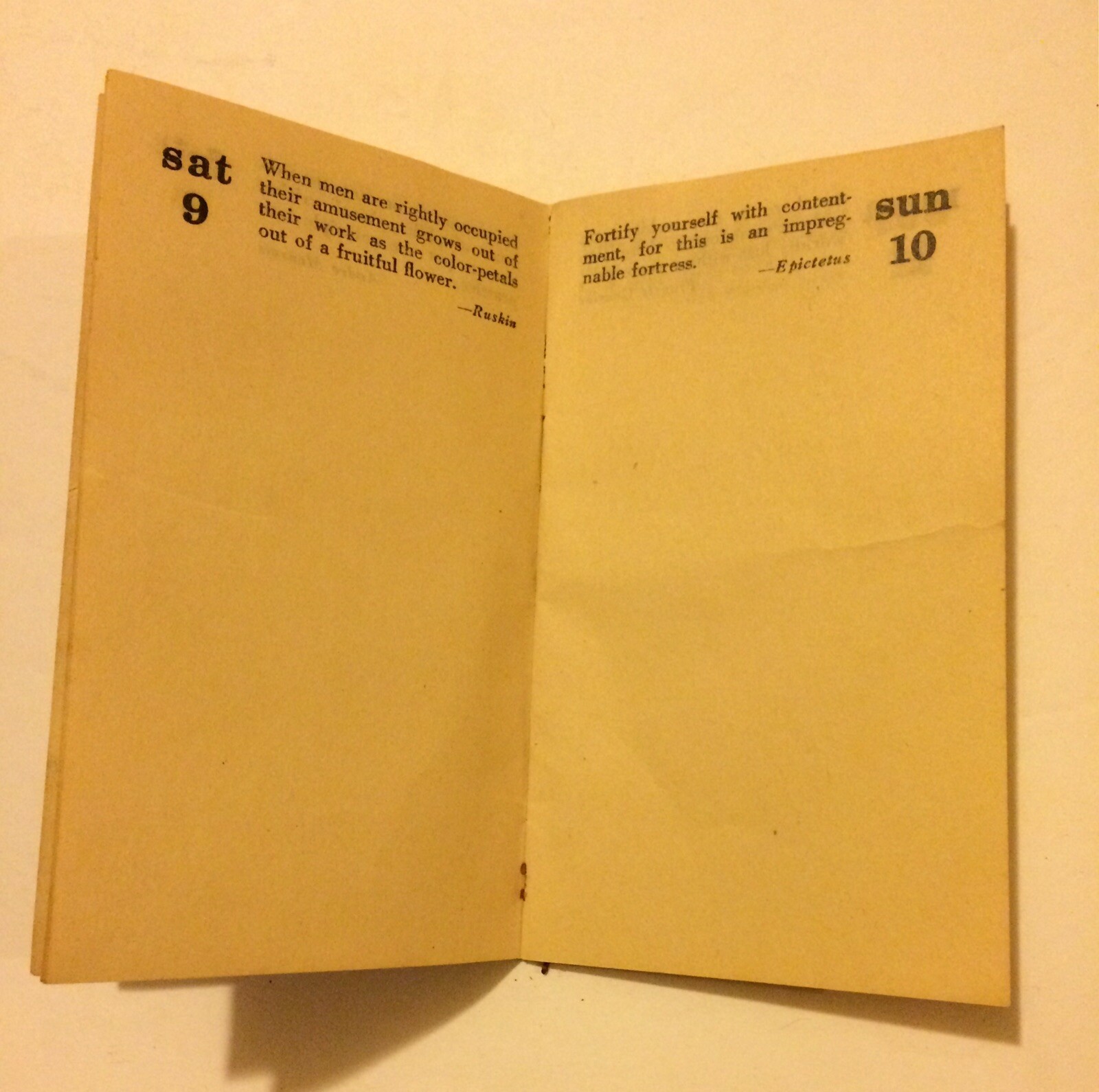 1949 « Your Quaker Friendly Daily Reminder » Booklet Quaker Rubber Corporation