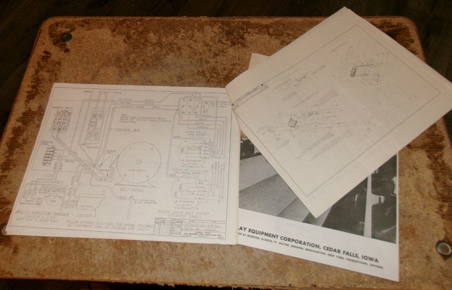 2-lot vintage clay belt-line bunk feeder instructions in good shape used