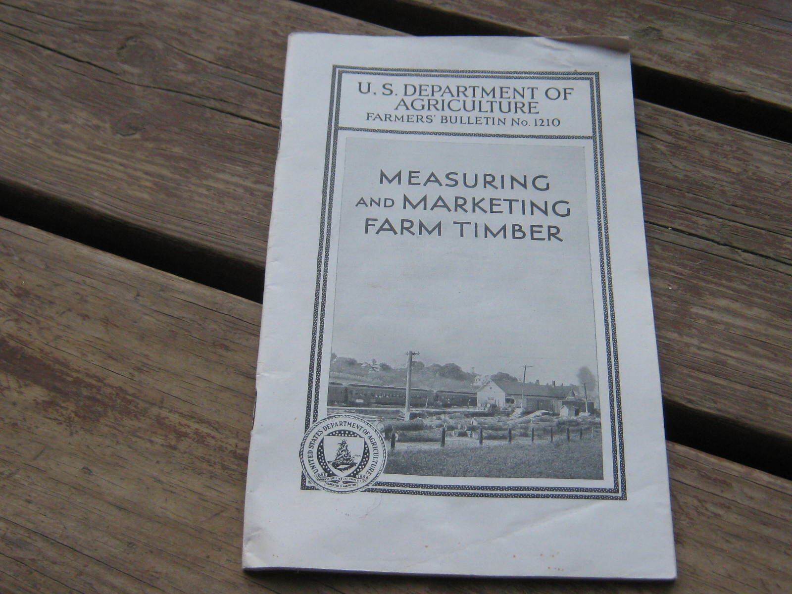 1940 US Department Agriculture Farmer&rsquo;s Bulletin Measuring Marketing Farm Timber
