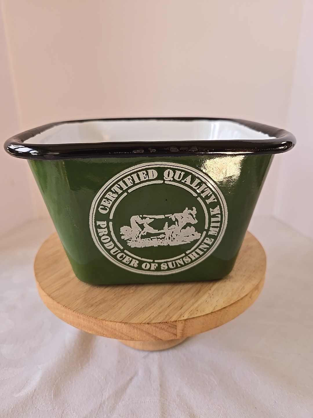 Certified Quality Producer of Sunshine Milk Green Enamel Metal Container Cow
