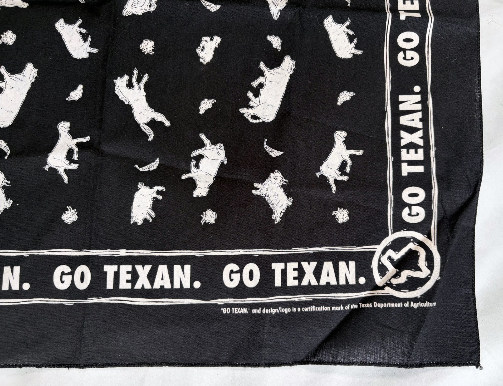 Go Texan Texas Department of Agriculture Cow Pig Lamb Chicken Bandana 21 x 21
