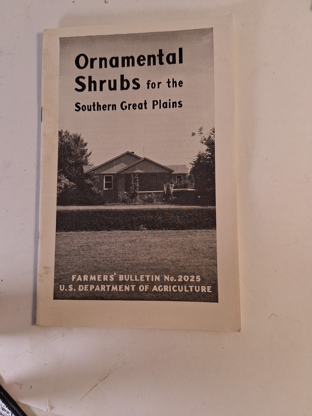 U.S. DEPARTMENT OF AGRICULTURE PAMPHLETS Read Look Plumbing Shrub Freezing Meat