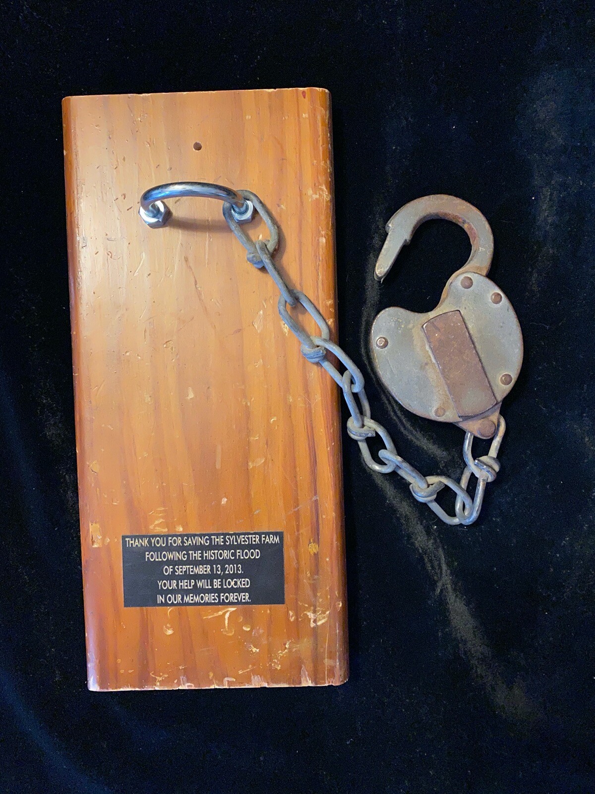 2013 Thank You For Saving the Sylvester Farm Historic Flood Vtg Iron Lock Plaque