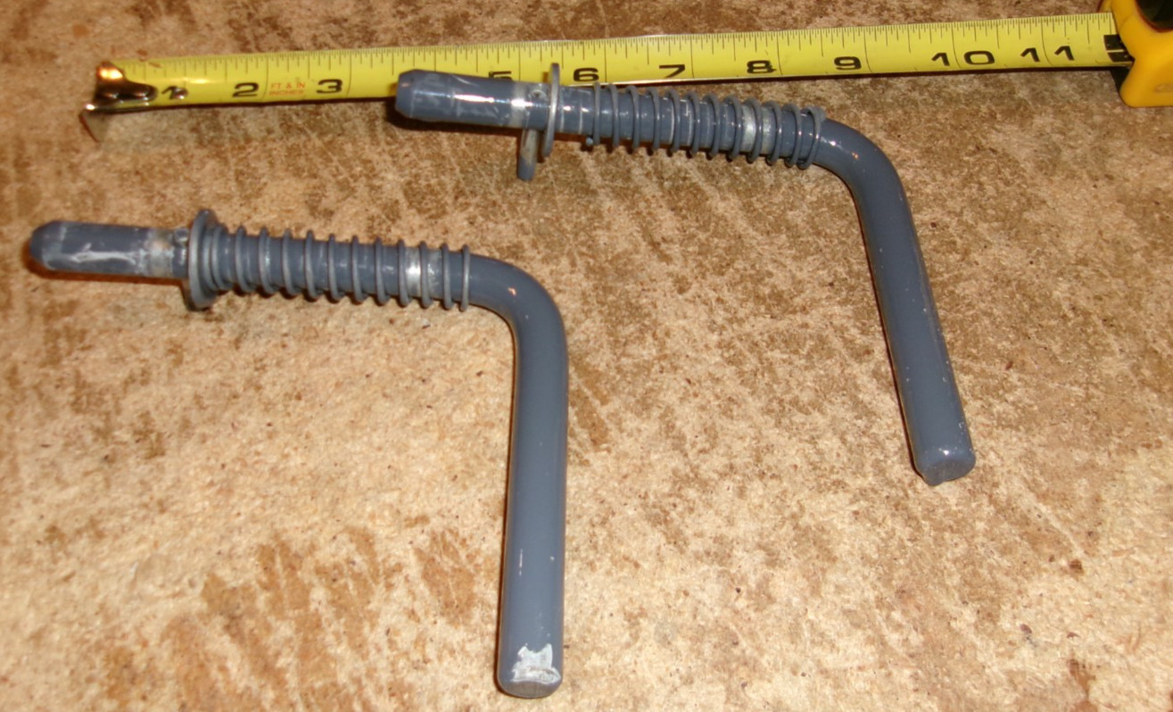 2-lot 1/2&Prime; diameter trailer gate spring latches in nice shape used