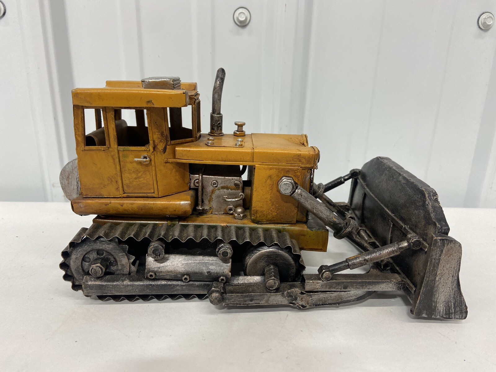 Vintage Bulldozer Metal Scale Model 10&Prime; Collector Construction Bulldozer