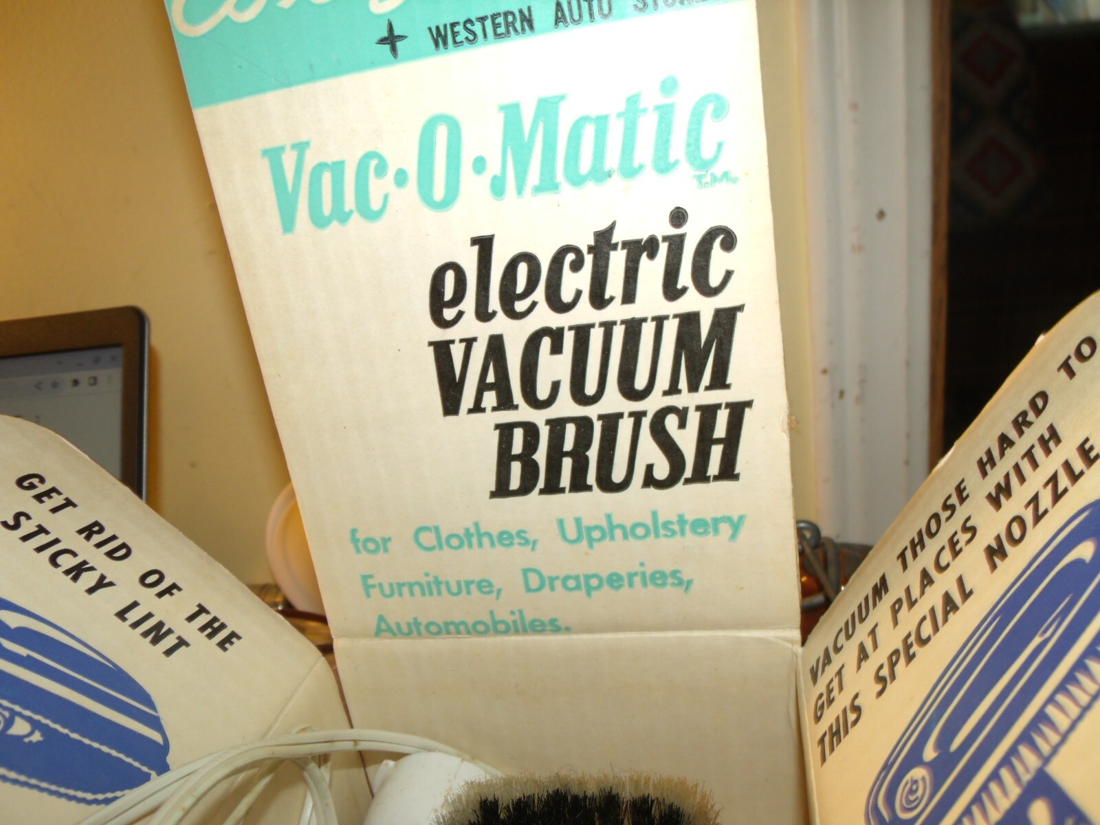 VTG WESTERN AUTO WIZARD  »VAC-O-MATIC » eletric VACUUM BRUSH