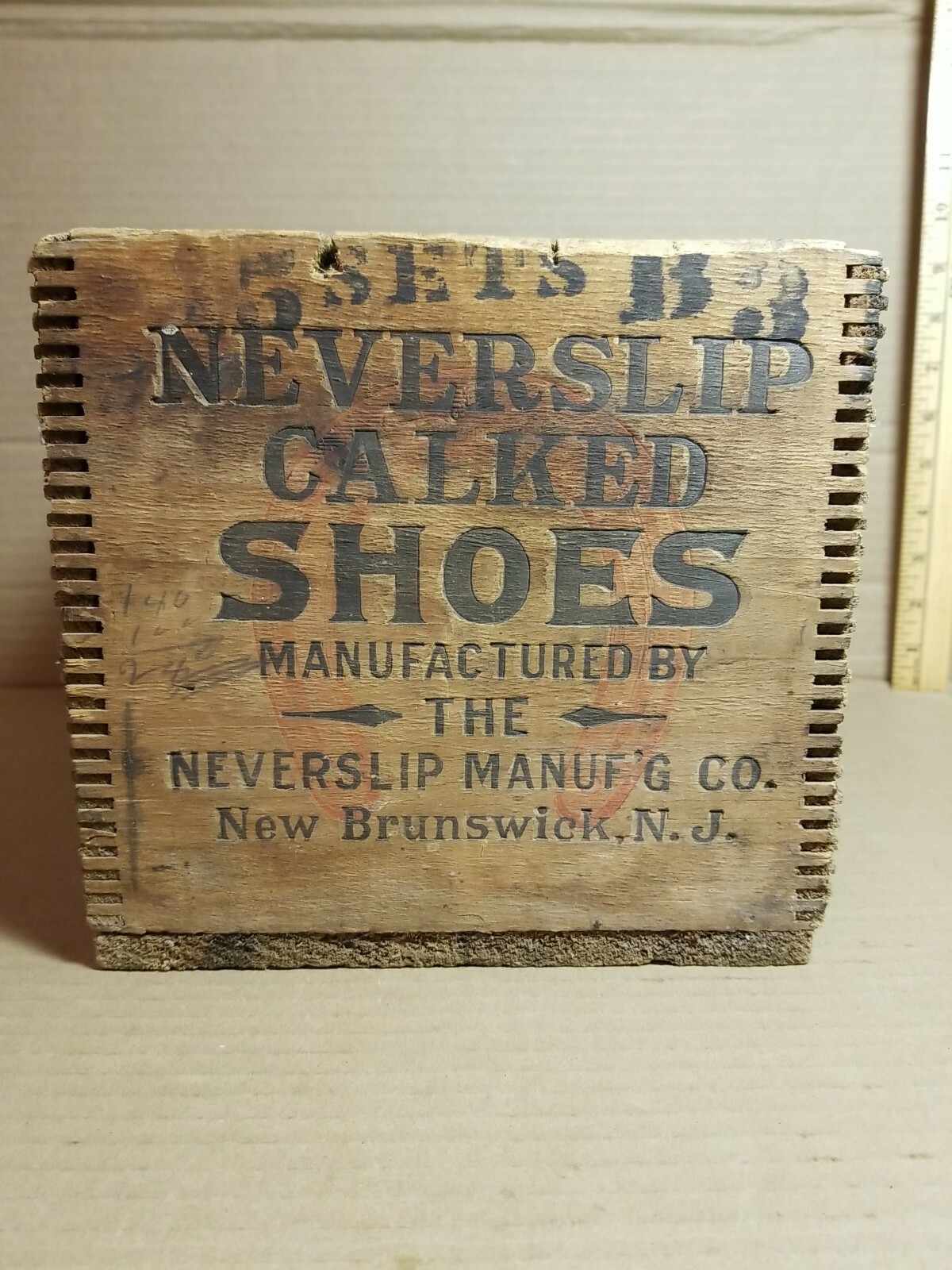 Neverslip Manufacturing Co New Brunswick New Jersey Calked Horse Shoes Box Crate