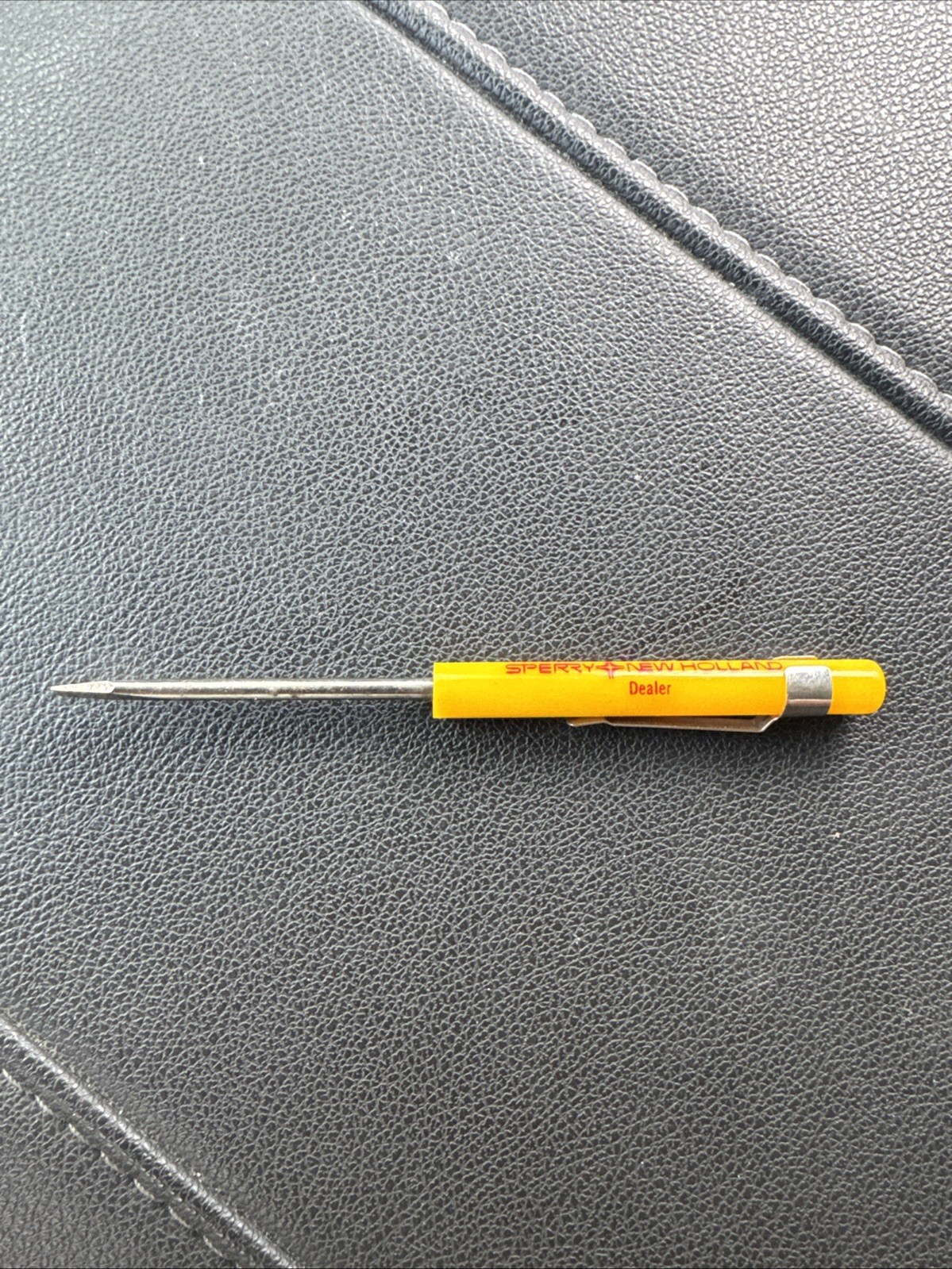 Vintage Sperry New Holland Dealer Advertising Screwdriver With Pocket Clip
