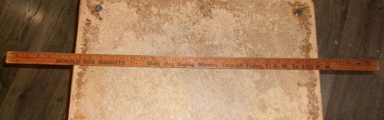 vintage heinold hog markets 36&Prime;L wood yardstick in good shape used
