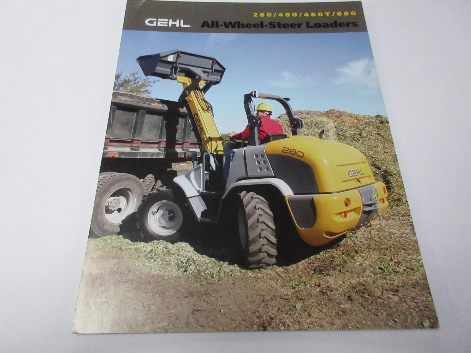 Gehl 280/480/480T/680 All-Wheel-Steer Loaders Brochure 4 page