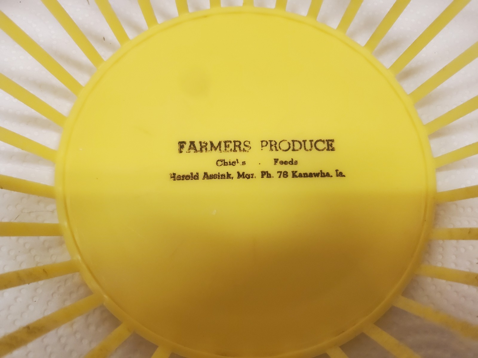 9&Prime; Yellow Plastic Basket Farmers Produce Kanawha Iowa Harold Assink Chicks Feeds
