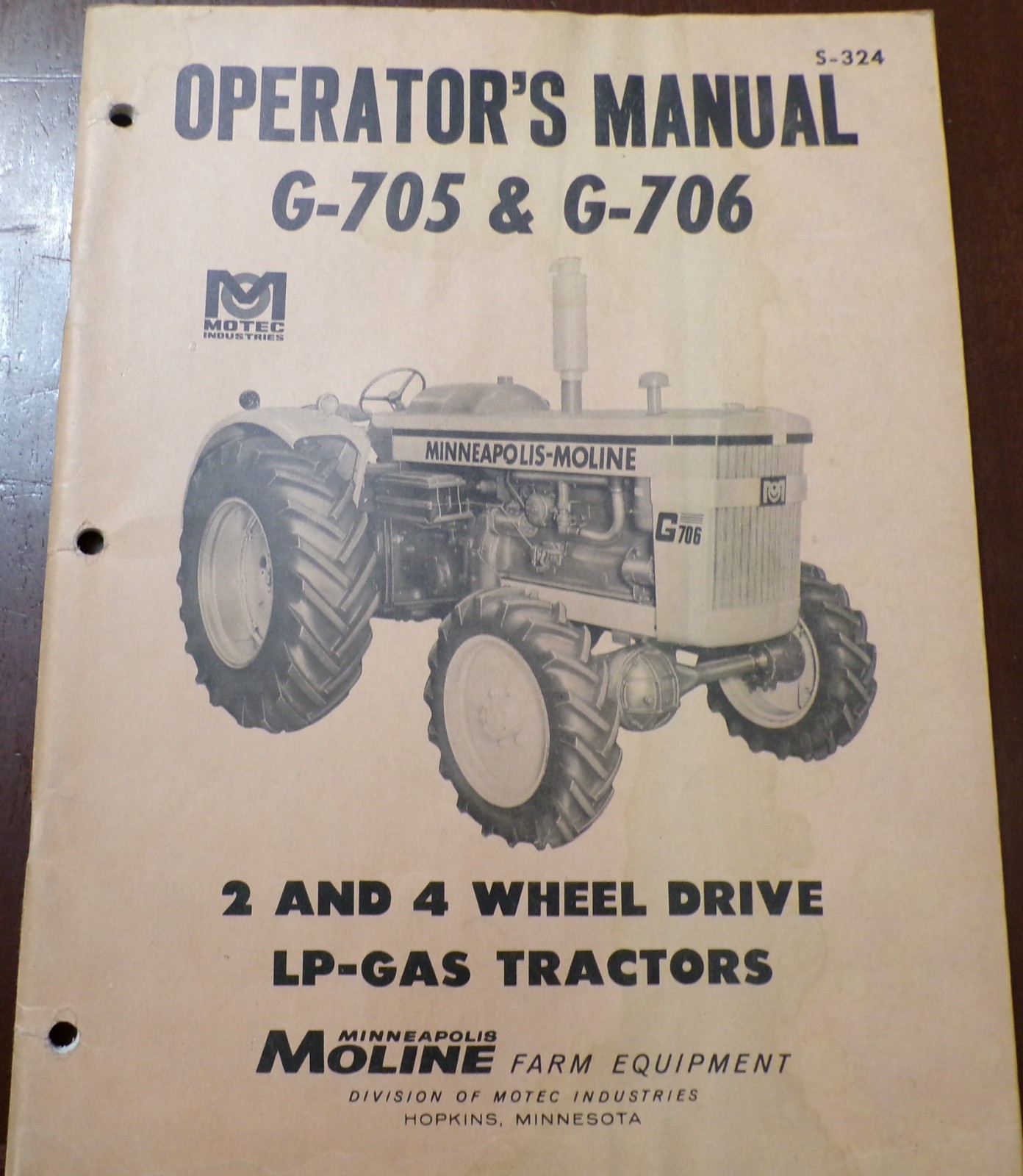 Minneapolis-Moline G-705, G-706 Tractors Operator&rsquo;s Manual