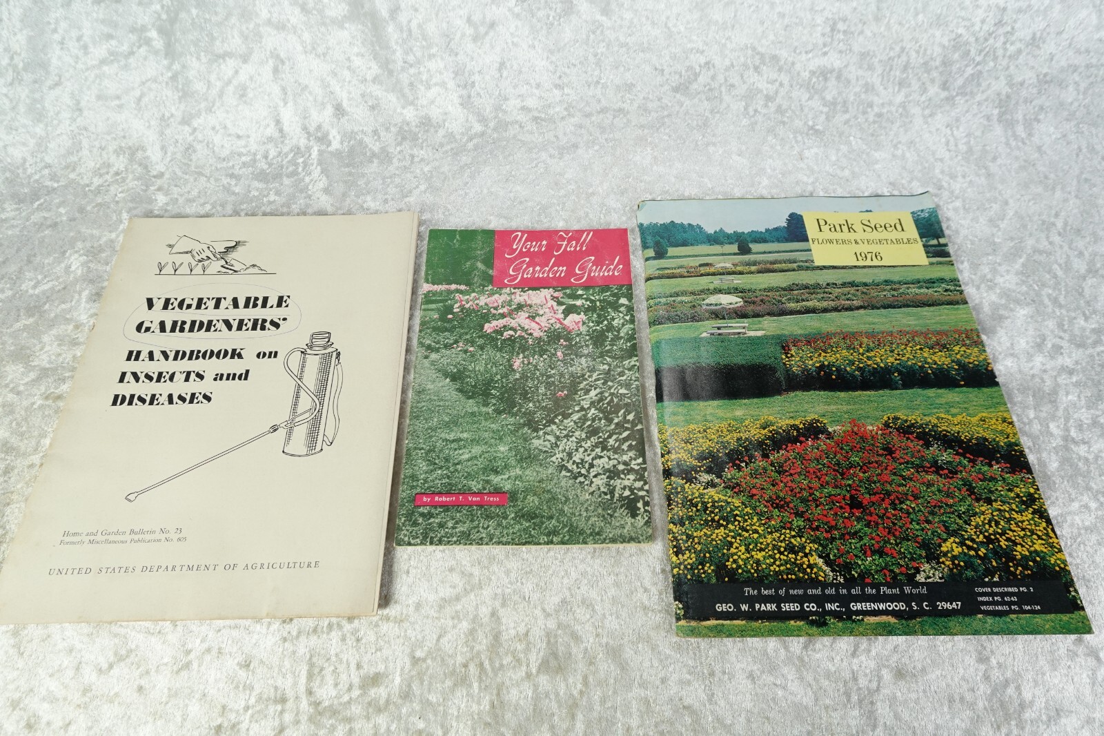 3 Vintage 1953, &rsquo;55 Vegetable Flower Gardener Handbooks Park Seed Catalog 1976