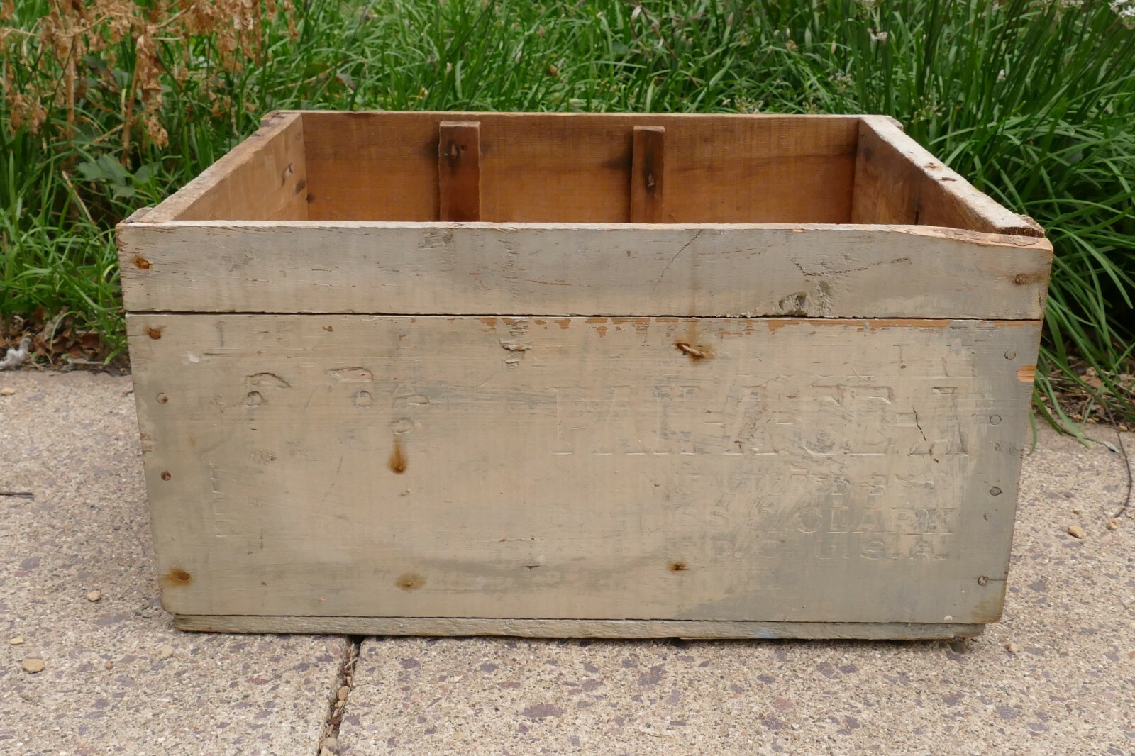 Vintage Dr Hess & Clark Poultry Wood Egg Crate Box Advertising Ashland, Ohio