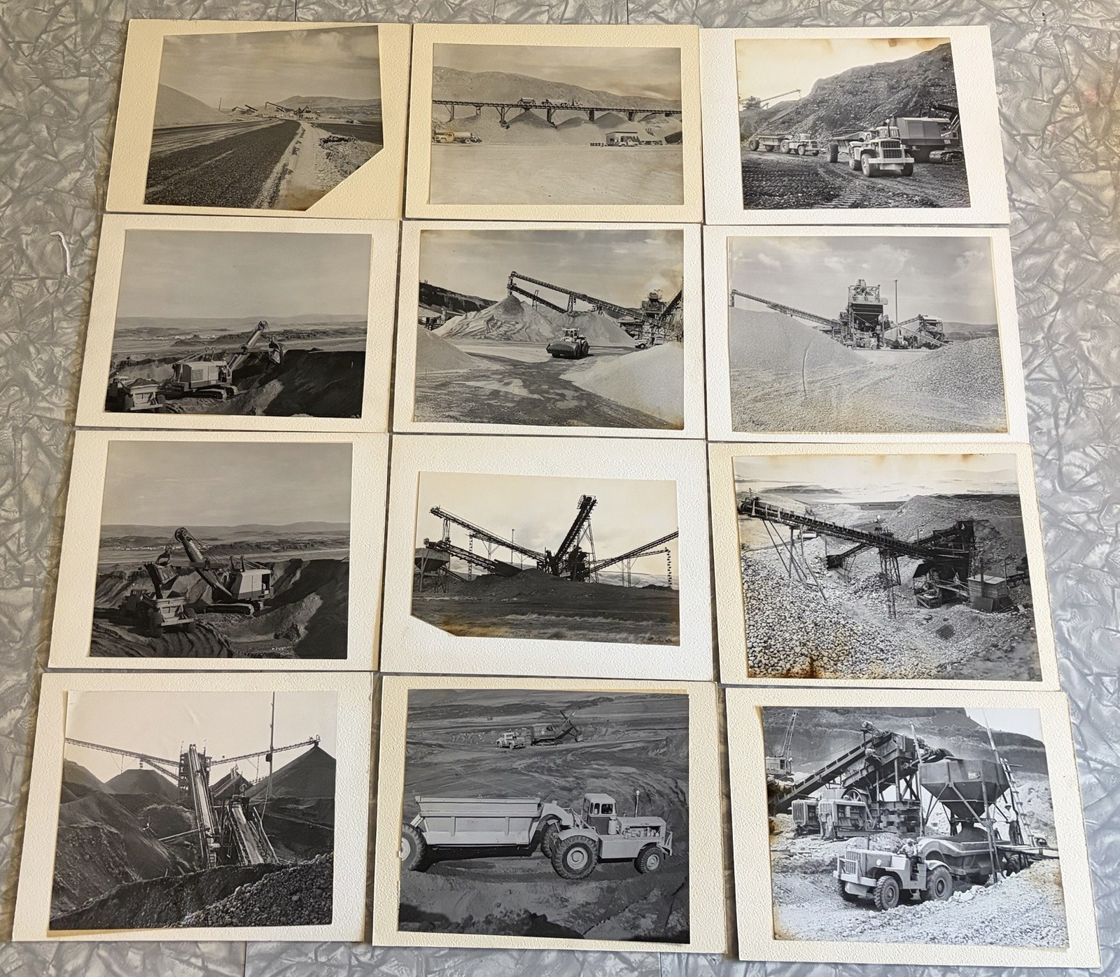 24 VINTAGE PHOTOS MINING INDUSTRIAL SITE MANITOWOC CATERPILLAR EQUIPMENT AT WORK