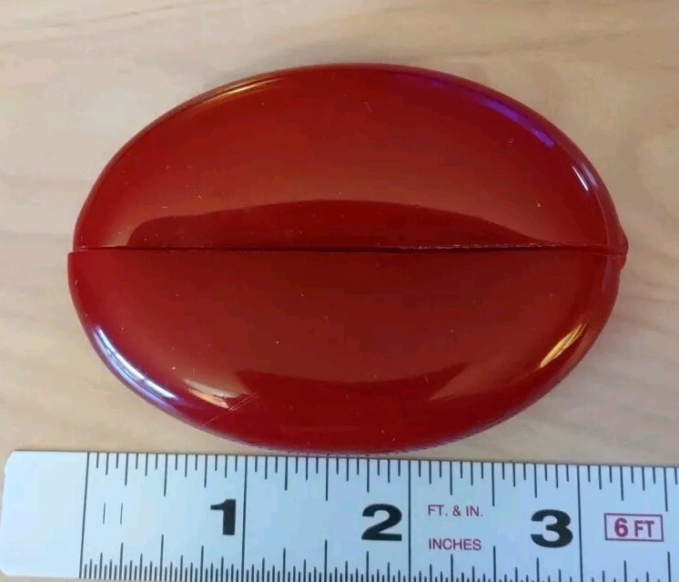 Universal CO-OP ASSN Vintage 1970&rsquo;s Red Oval Vinyl Coin Pouch Lebanon,Wis