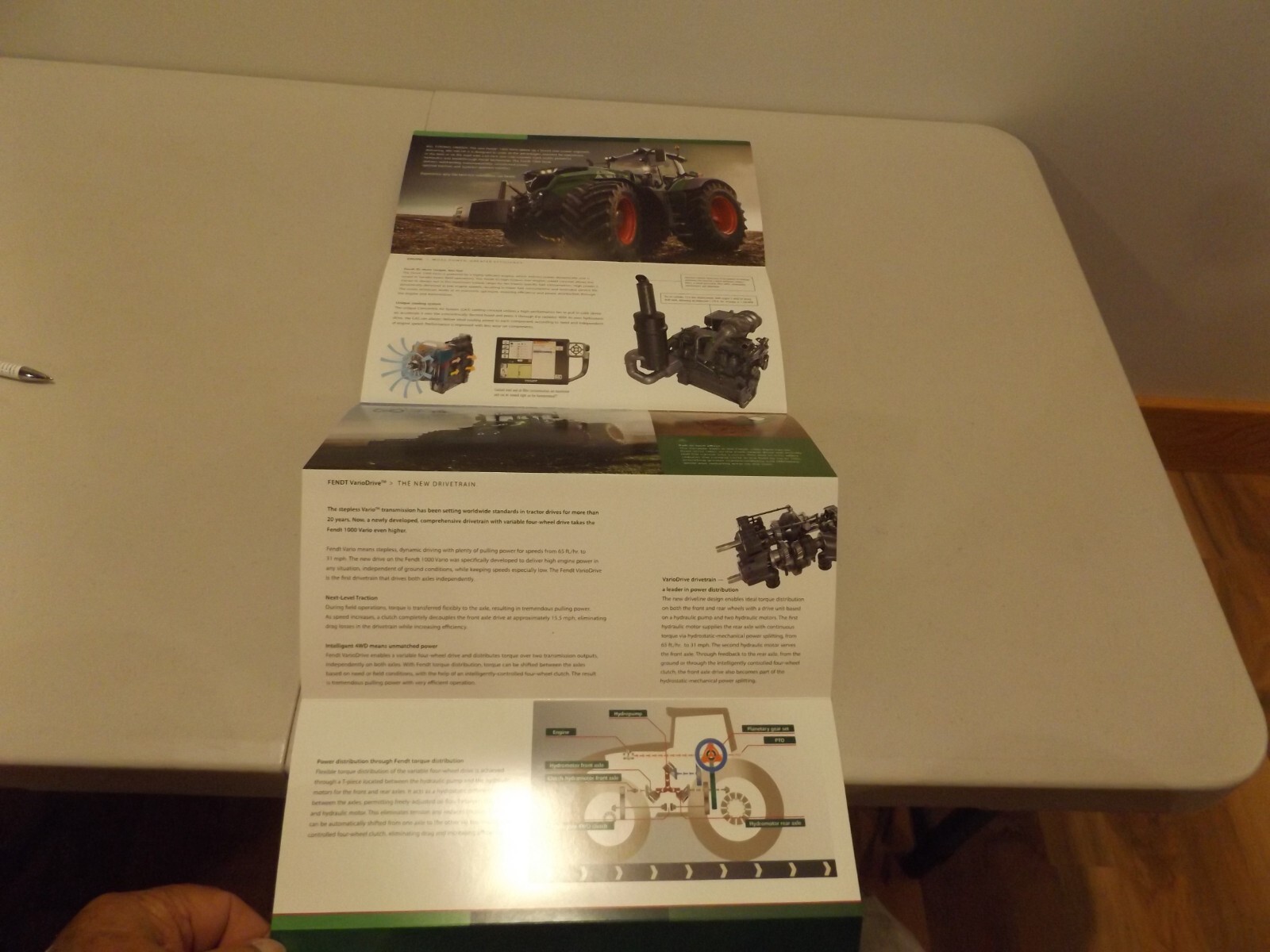 FENDT « THE LEADER IN TRACTOR TECHNOGY JUST INCREASED ITS LEAD », LIT # FT15S003CR