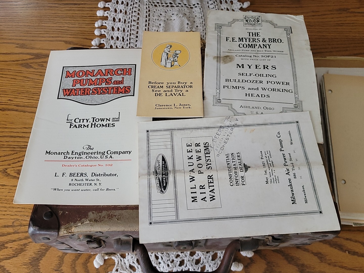 1909 Salesman&rsquo;s Suitcase Farm Dairy Pumps Equipment Cream Separator Pamphlets