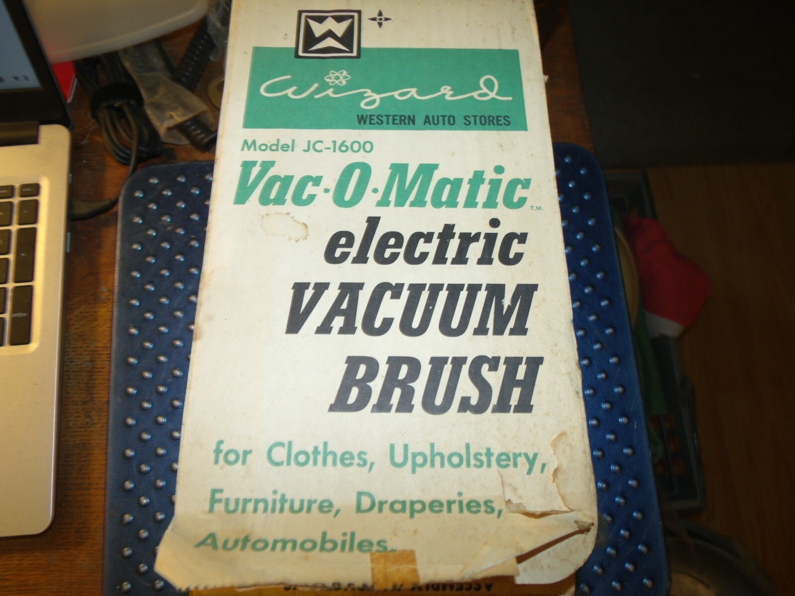 VTG WESTERN AUTO WIZARD  »VAC-O-MATIC » eletric VACUUM BRUSH