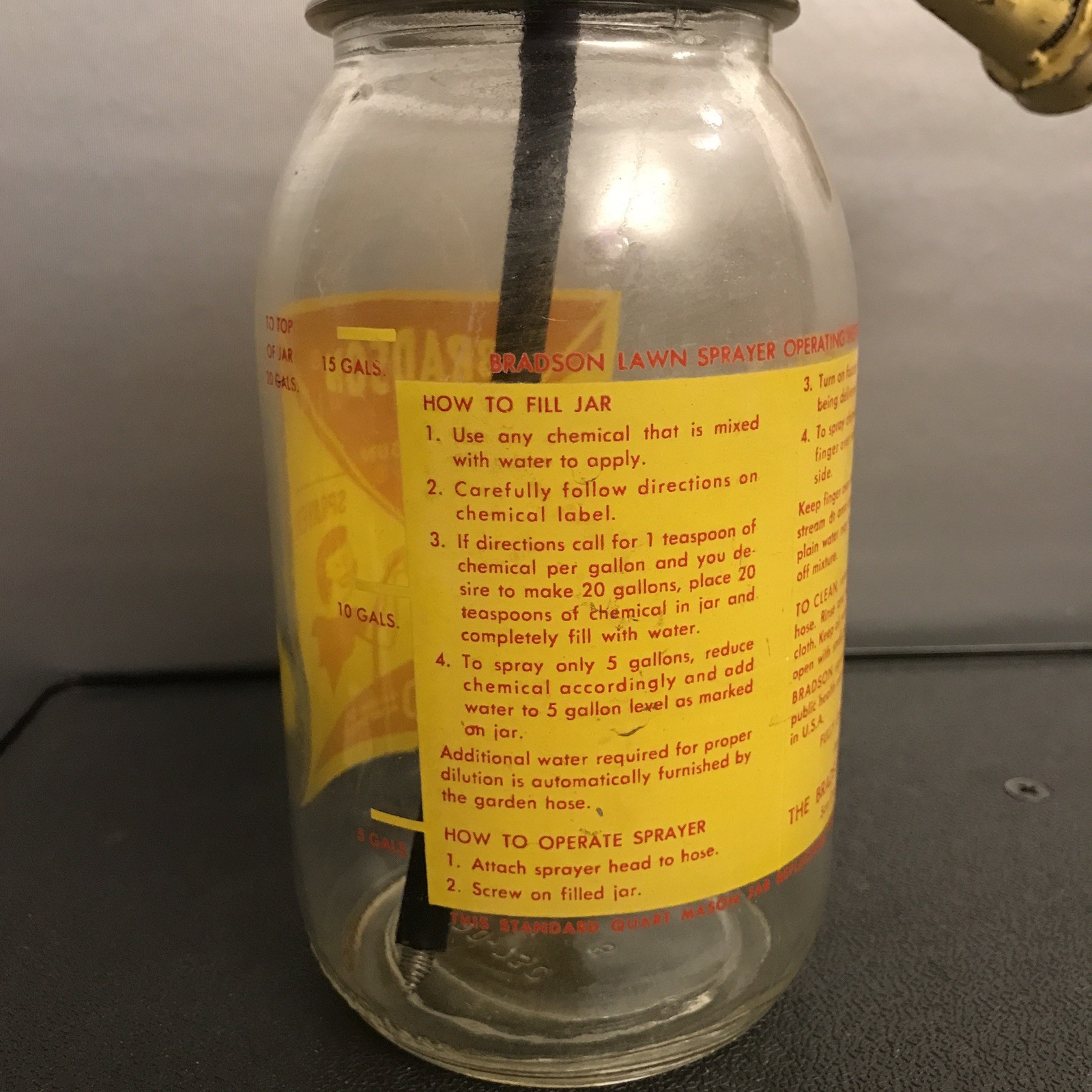 Vintage Bradson Gro-Gun Glass Lawn Sprayer Bottle W/HAYES 6 GAL. Spray Gun Top