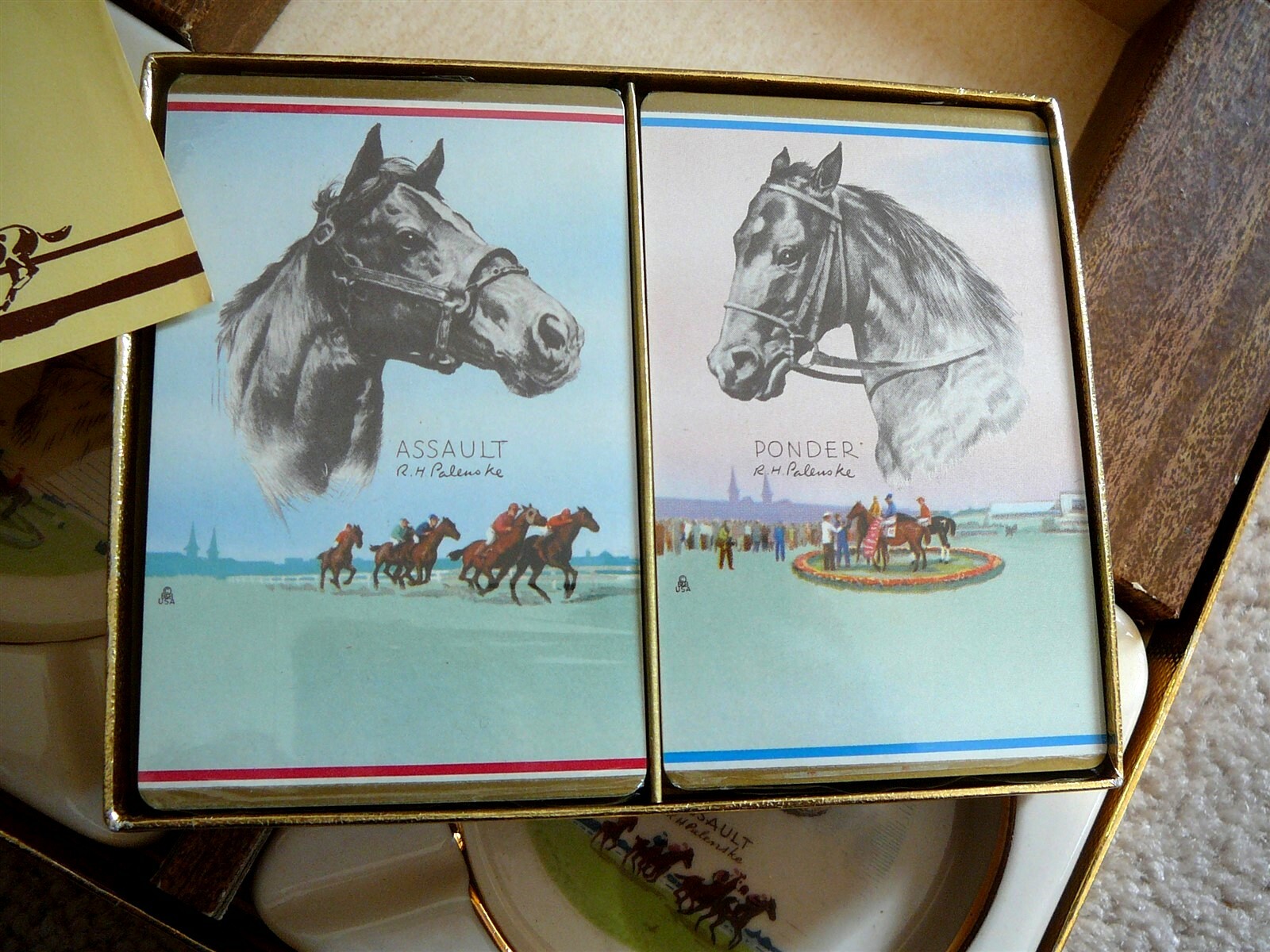 ASSAULT & PONDER KENTUCKY DERBY WINNERS – 2 ASHTRAYS & 2 SEALED CARD DECKS – IOB