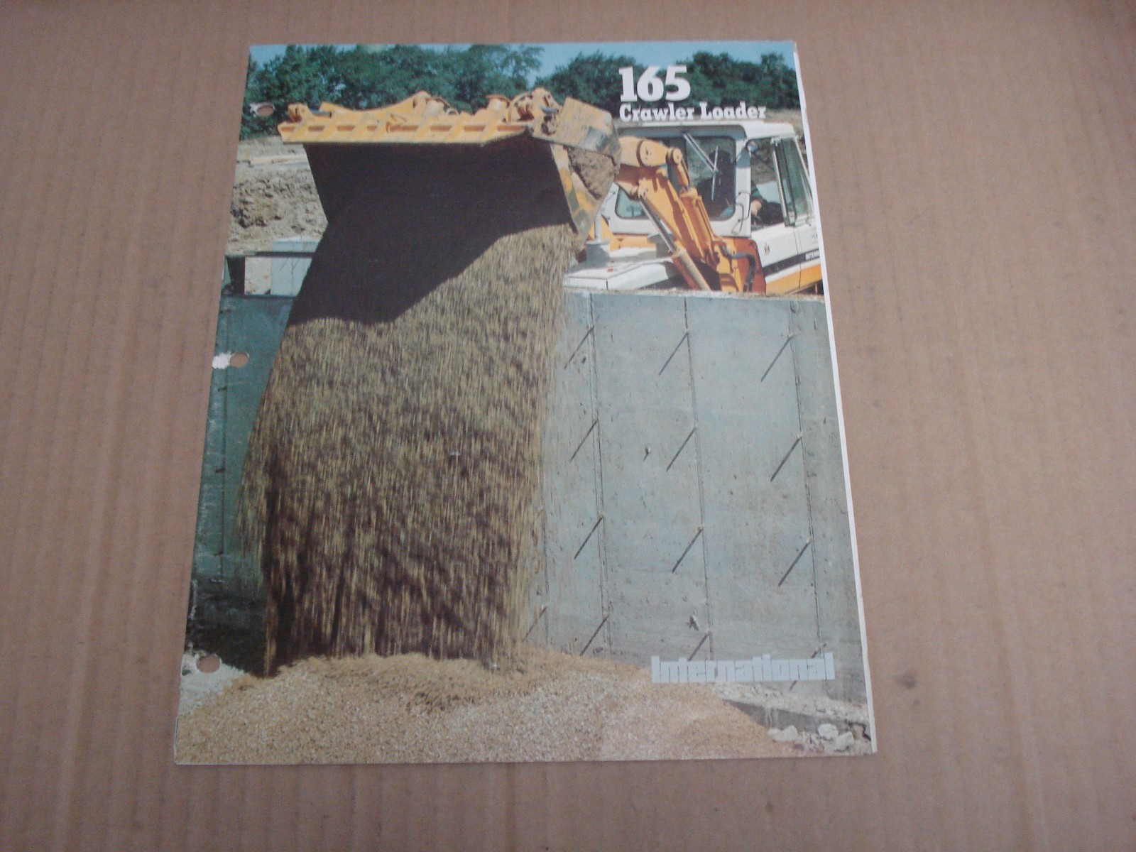 International 165 Crawler Loader Brochure