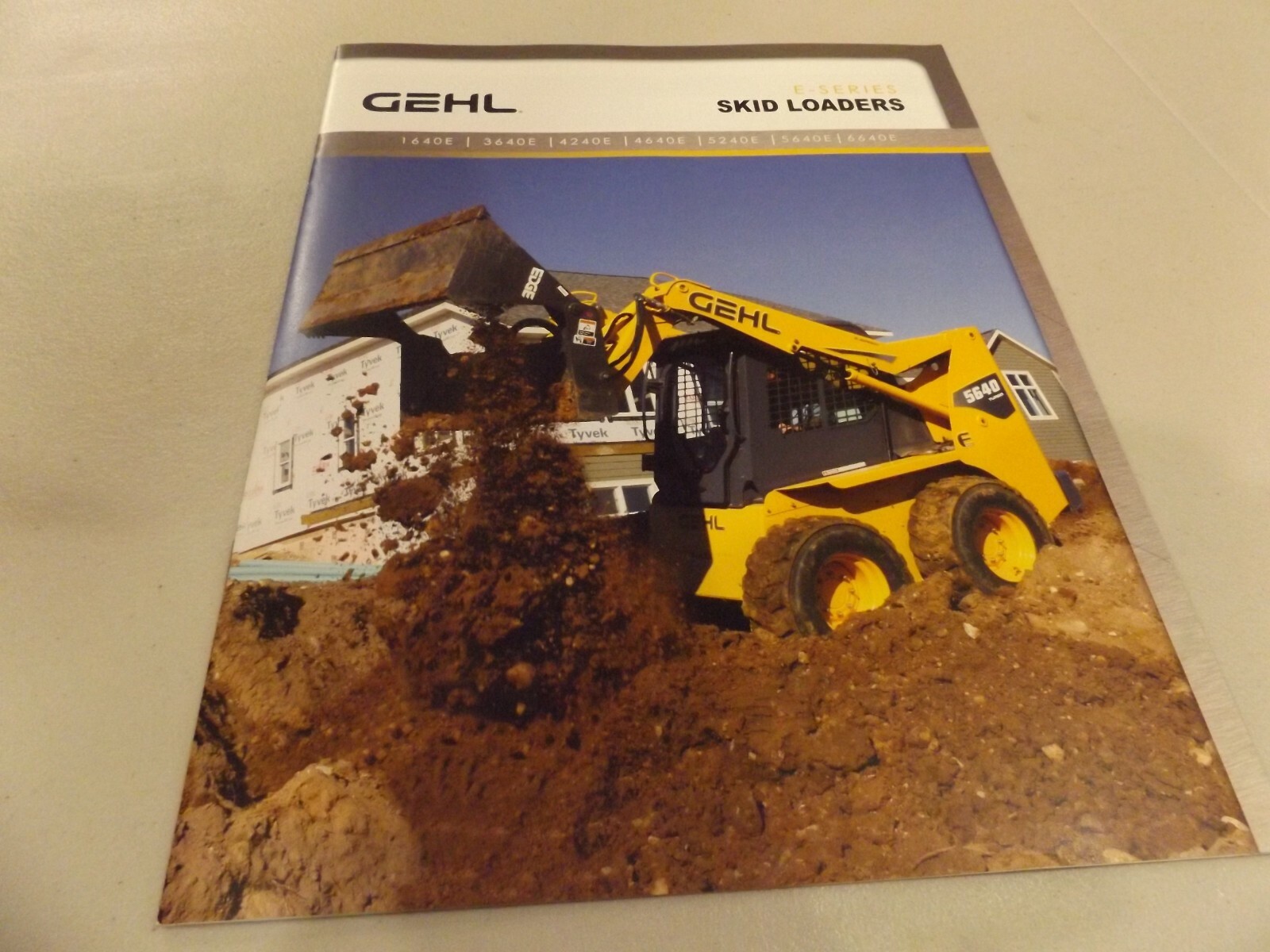 GEHL E-SERIES SKID LOADERS, 1640E,3640E, 4240E, ETC. LITERATURE # ELS-15M 2011
