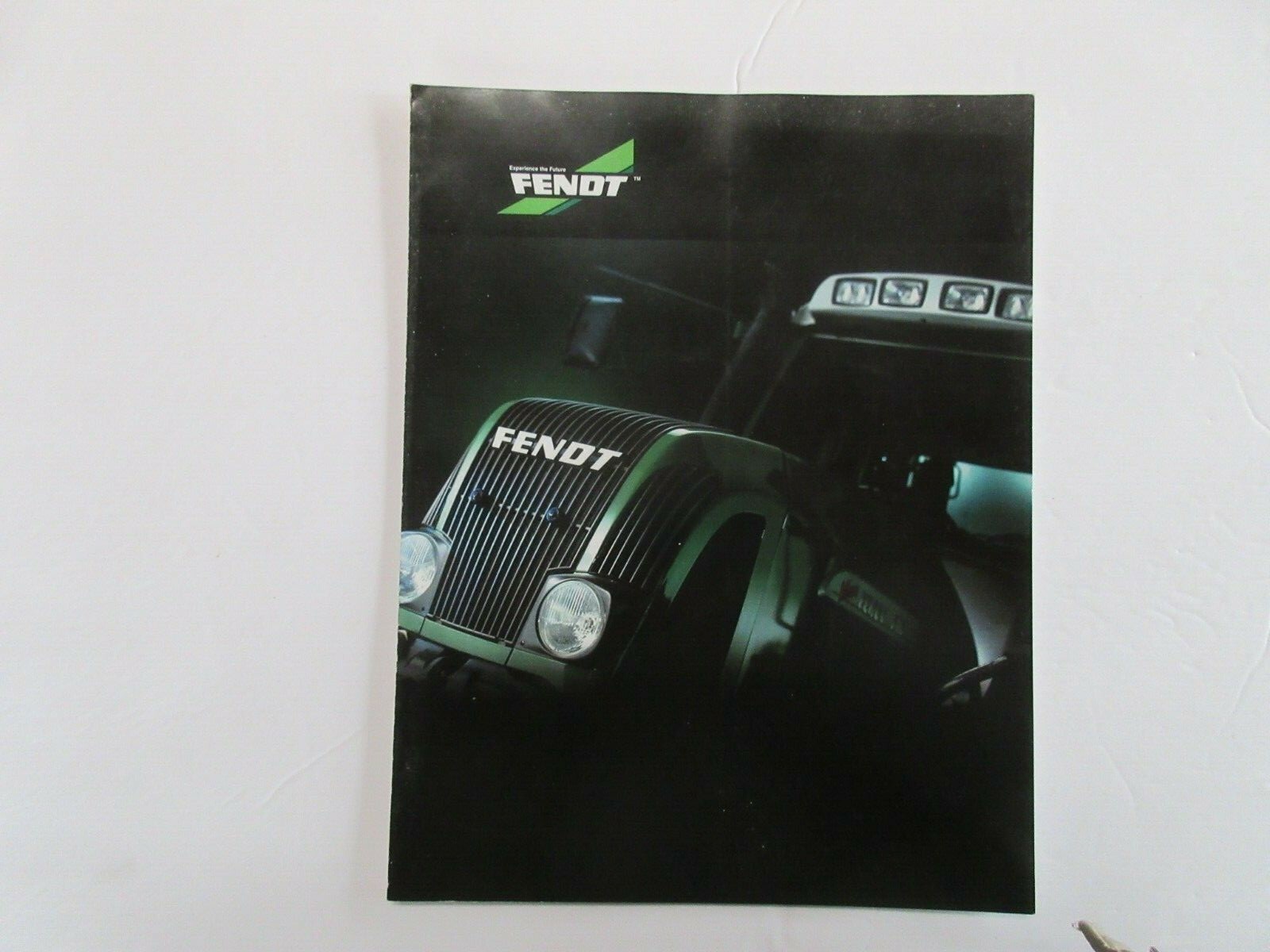 Fendt 400, 700, 900 Series Tractors Brochure, 4 Page