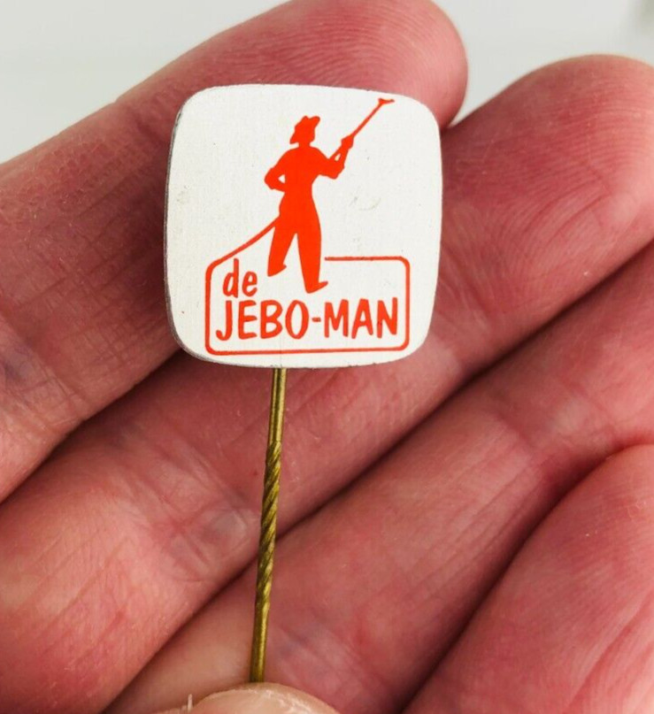 De Jebo-Man 1960s Lapel Pin Farming Machinery Manufacturer Marque Logo *J7h