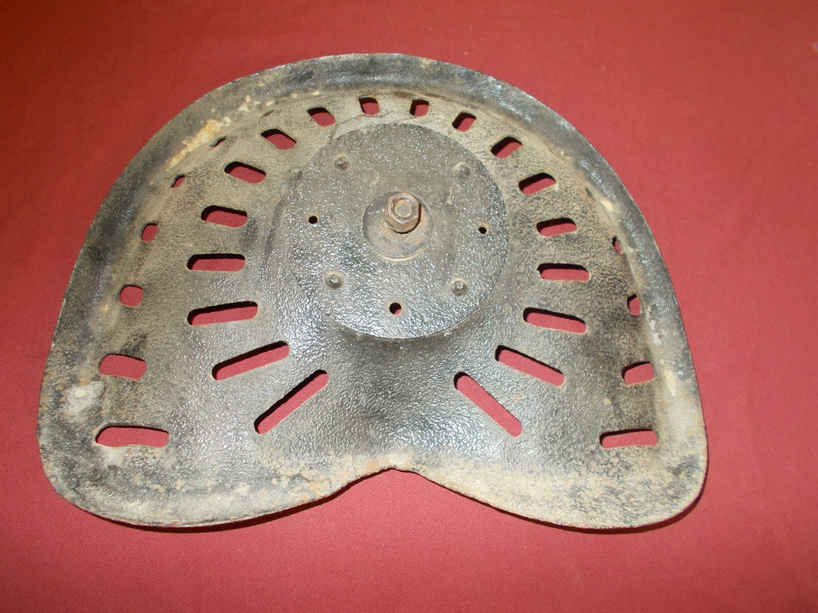 VGT STEEL TRACTOR SEAT C.S.COMPANY # 2 FARM IMPLEMENT MACHINE