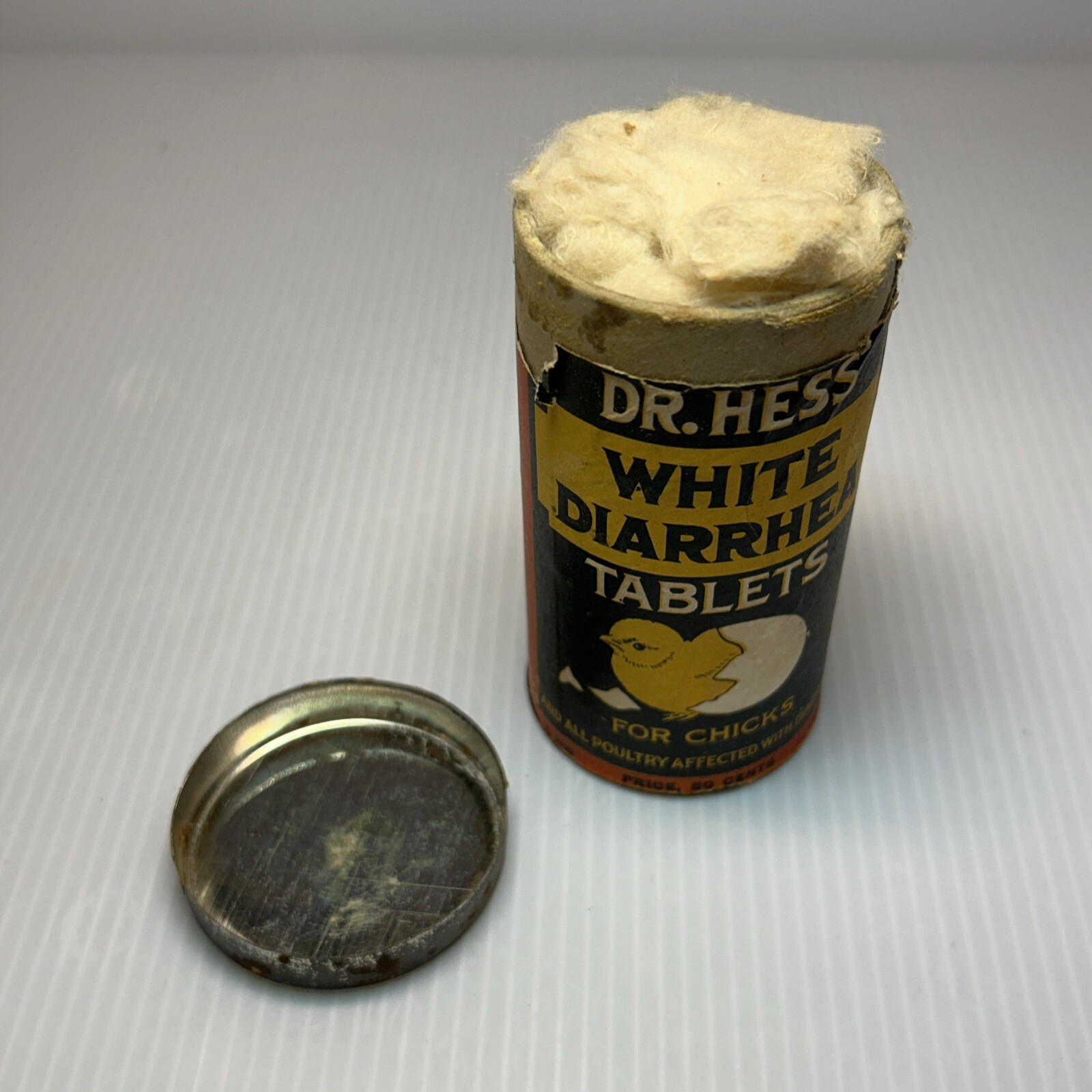 Antique 1926 Dr Hess White Diarrhea Tablets for Chicks, Farm Medicine Can ~ RARE