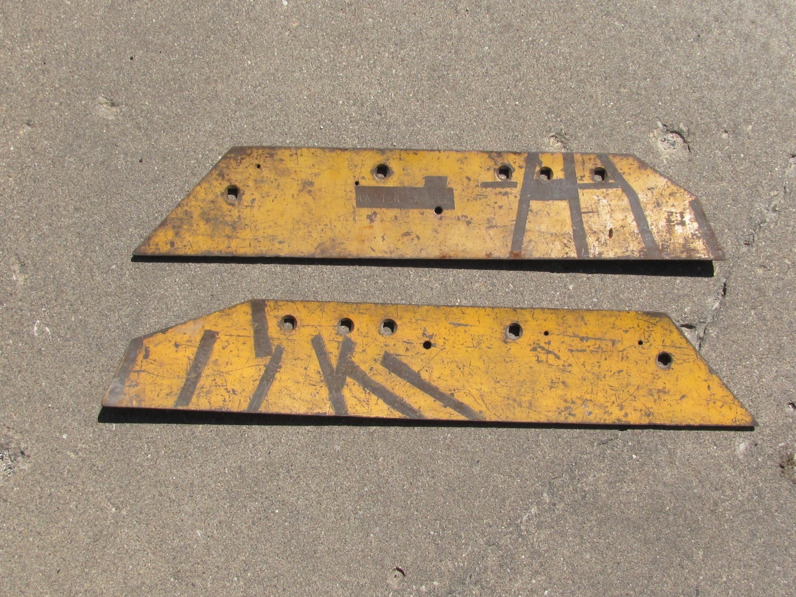 RARE FACTORY MASTER SAMPLE PLOW SHARE SET 515699R5 CRESCENT FORGE HAVANA ILL