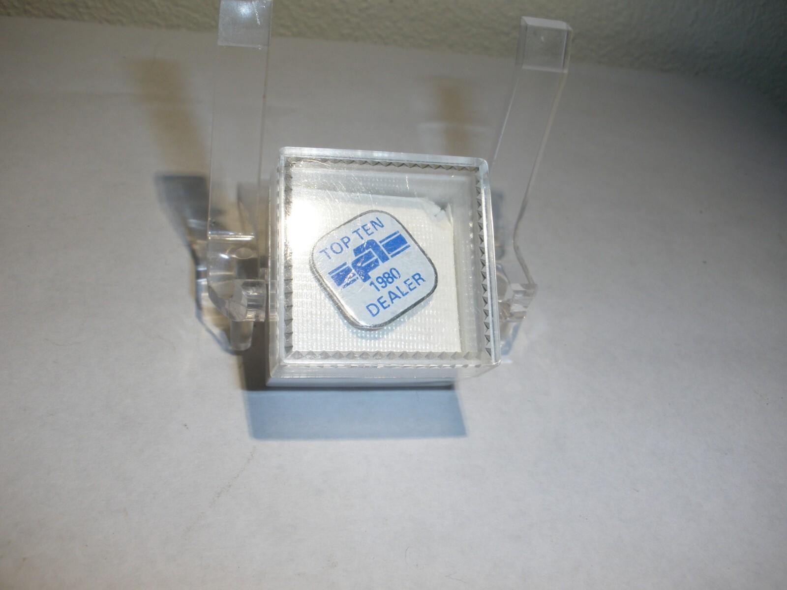 FIAT ALLIS TOP 10 DEALER AWARD TRACTOR HAT PIN ENAMEL LAPEL PIN