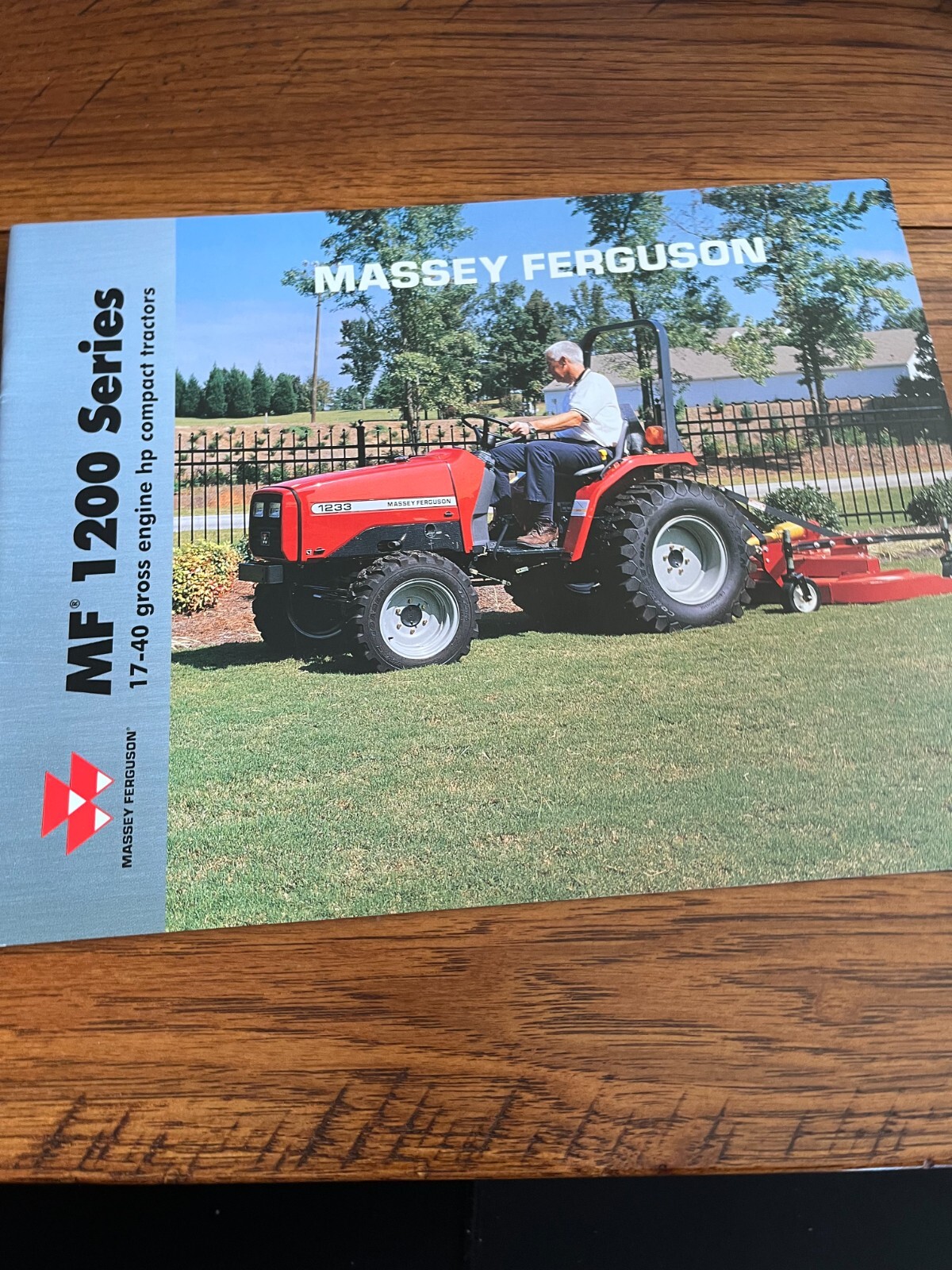 Massey Ferguson 1205 1215 1225 1233 1235 1240 1250 1260 Tractor Brochure FCCA