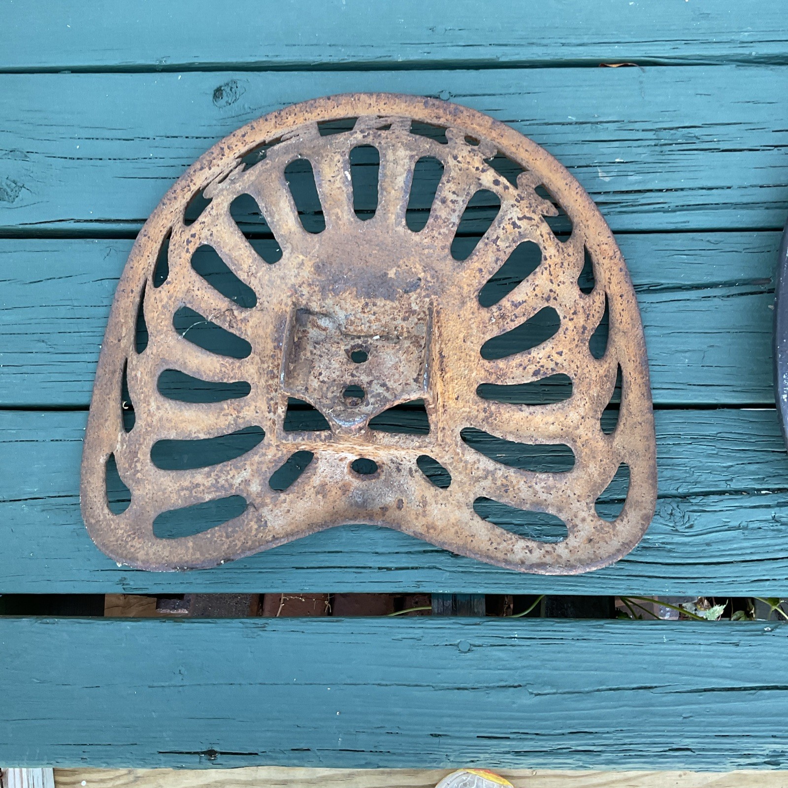 Antique JONES Plano MFG Chicago J127 SEAT Cast Iron Tractor Seat NICE!