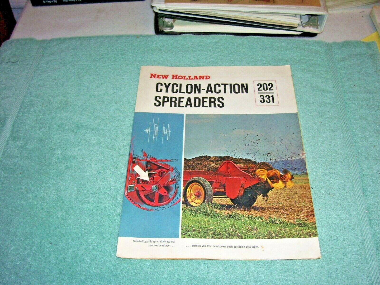 1964 New Holland Cyclon-Action Spreaders, 202 331 Color Sales Brochure, Orig.