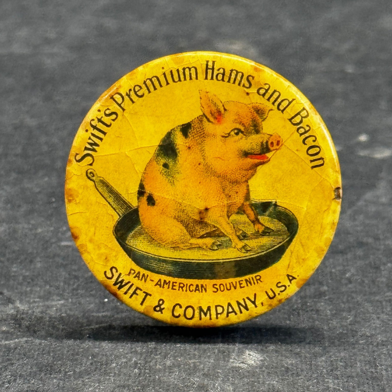 Vintage 1901 Pan-American Souvenir Swift&rsquo;s Premium Hams Bacon Pinback Button Pig
