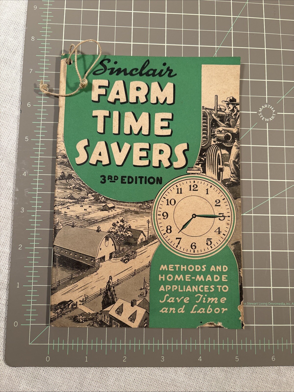 1944 SINCLAIR FARM TIME SAVERS BOOKLET, 3RD EDITION, SINCLAIR OIL PRODUCTS