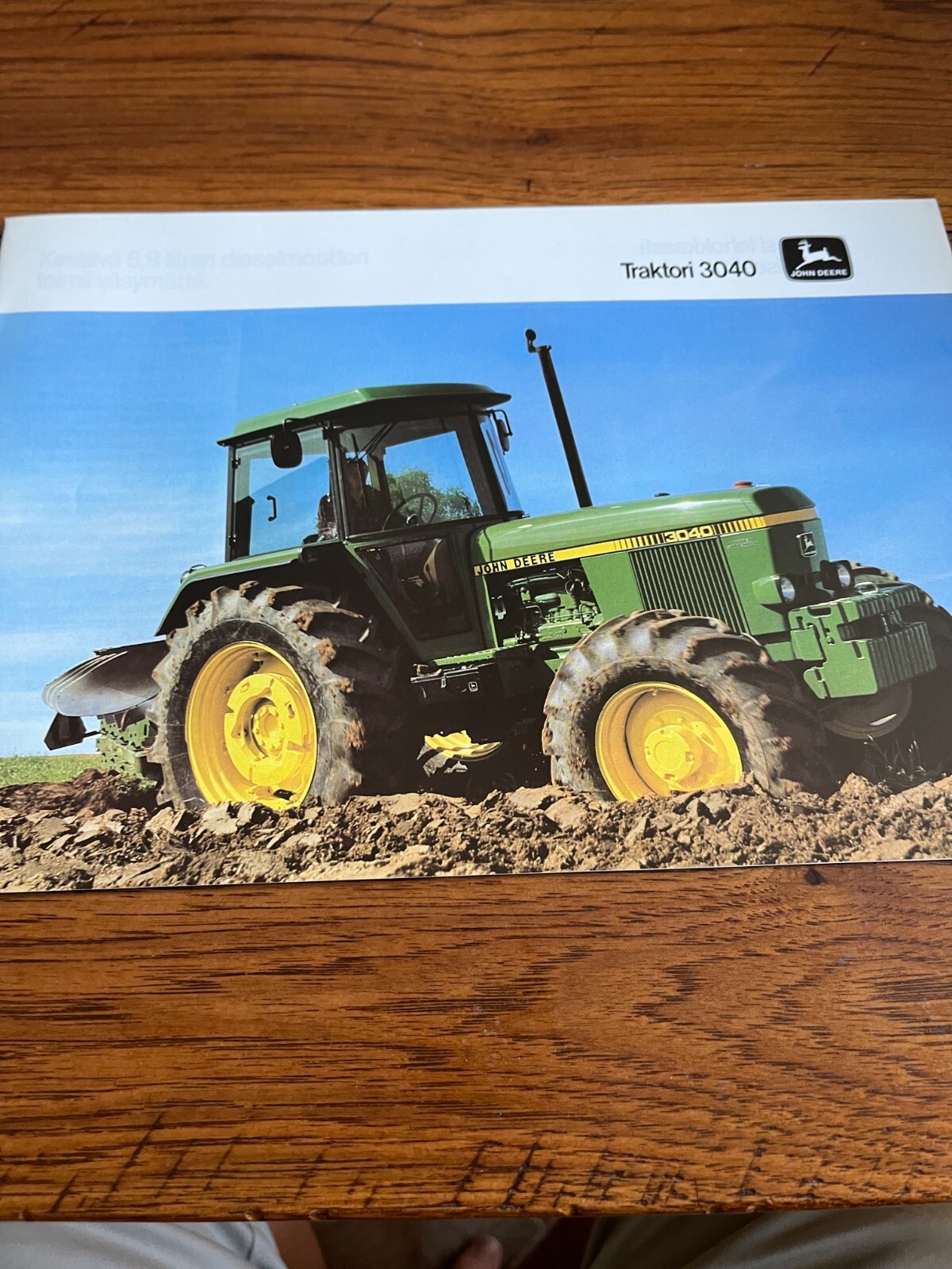 John Deere 3040 Tractor Finland For 1985 Brochure AMIL21 ver4