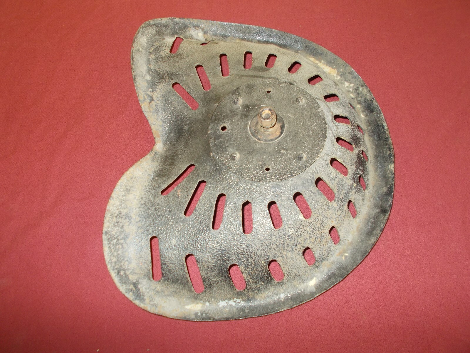 VGT STEEL TRACTOR SEAT C.S.COMPANY # 2 FARM IMPLEMENT MACHINE