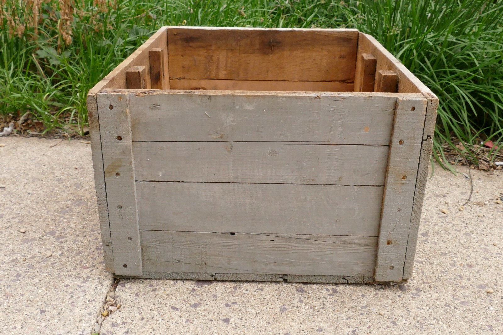 Vintage Dr Hess & Clark Poultry Wood Egg Crate Box Advertising Ashland, Ohio