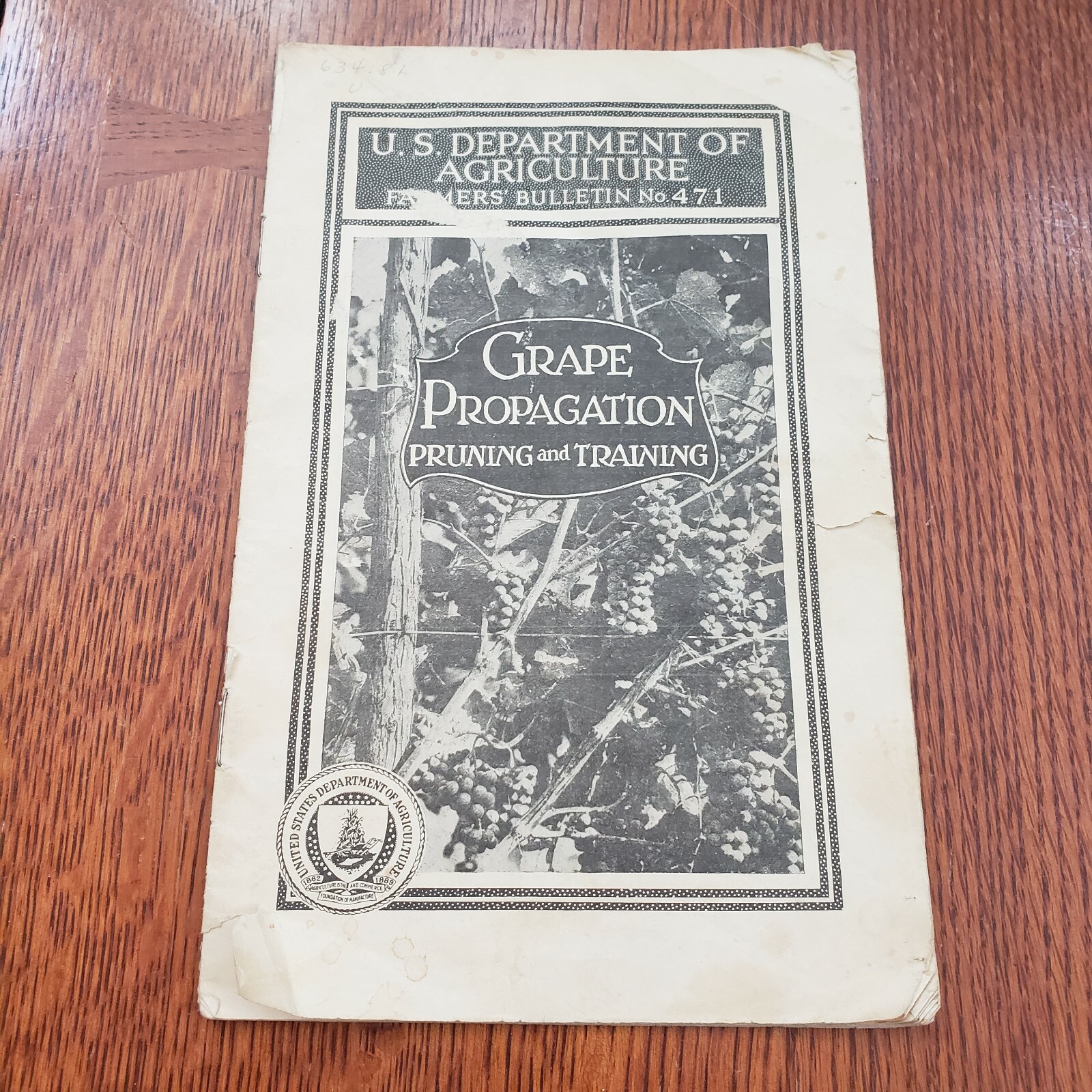 Vintage 2 Pamphlets 1932 U.S. Department of Agriculture 1949 Grape Growing in KS
