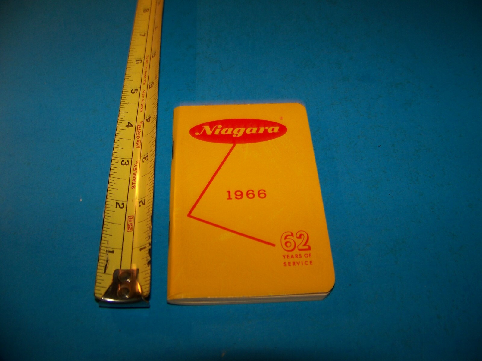 Niagara Brand Farmers « Daily Reminder » Memo Booklet Vintage 1966